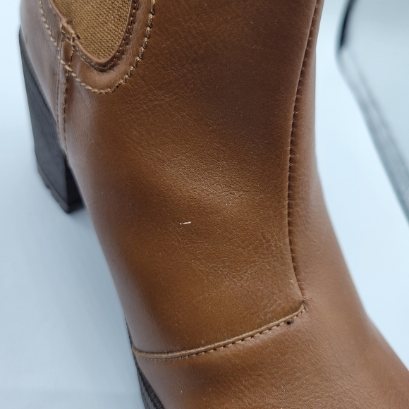 Bella Marie Tan Tennessee Chunky Heel Ankle Boot 8.5 - Picture 8 of 11